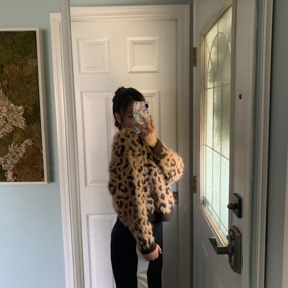 Fluffy Leopard Print Sweater - Picture 2 of 6